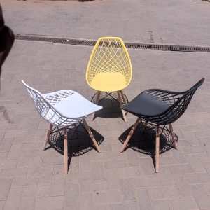 Eames mesh chair
