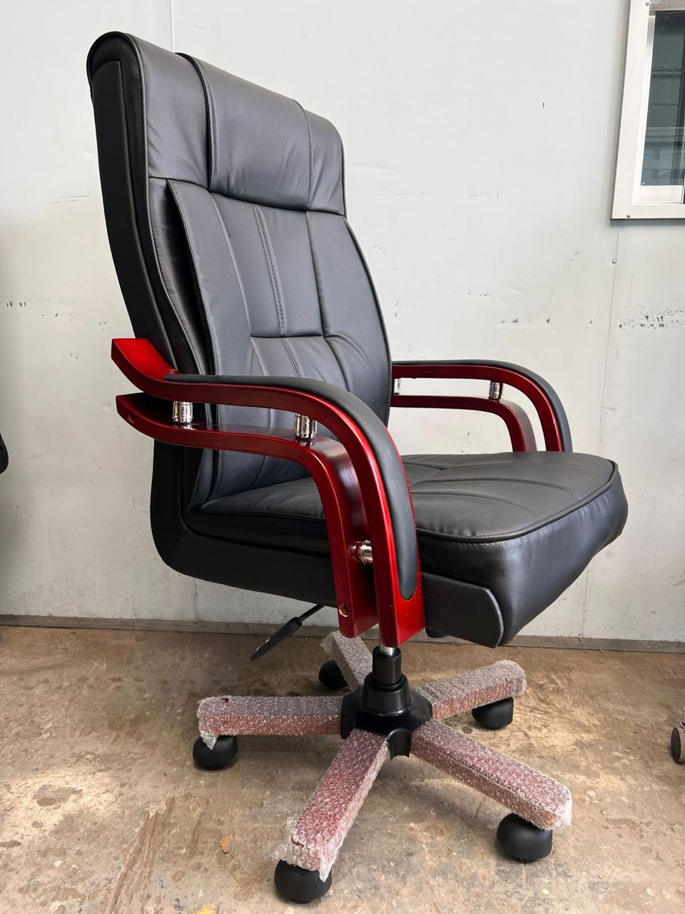 executive office chair - Image 2
