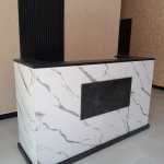 2-meter reception desk