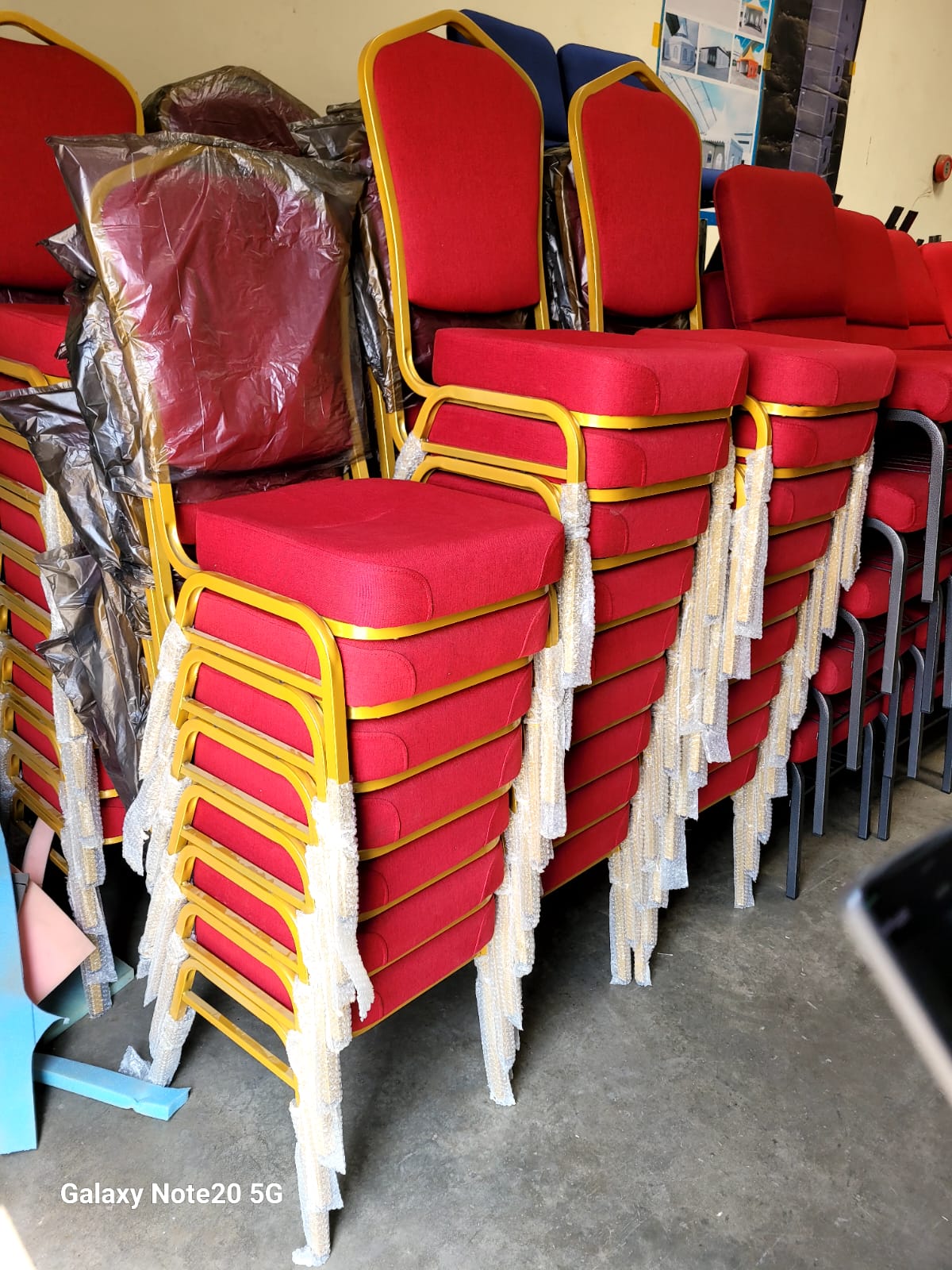 Heavy-Duty Conference Chairs – Extra Cushion for Maximum Comfort - Image 2