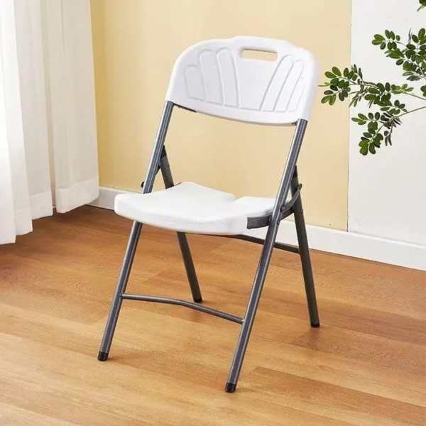white foldable chair