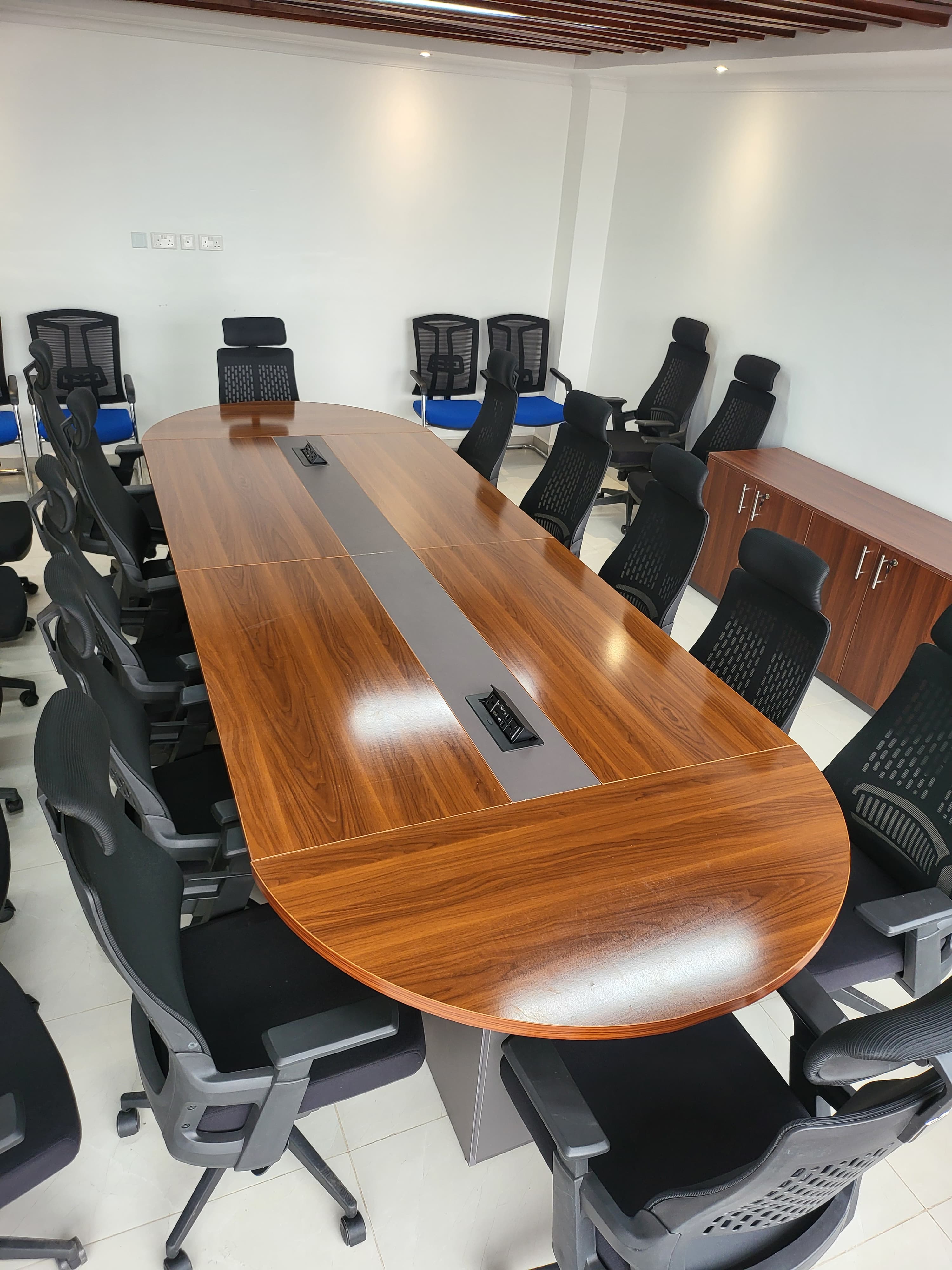4.2 meters boardroom table